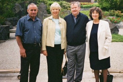 {short description of image}