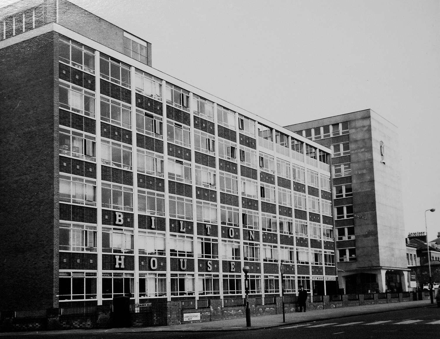 {short description of image}