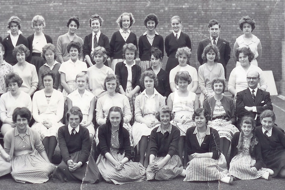 {short description of image}